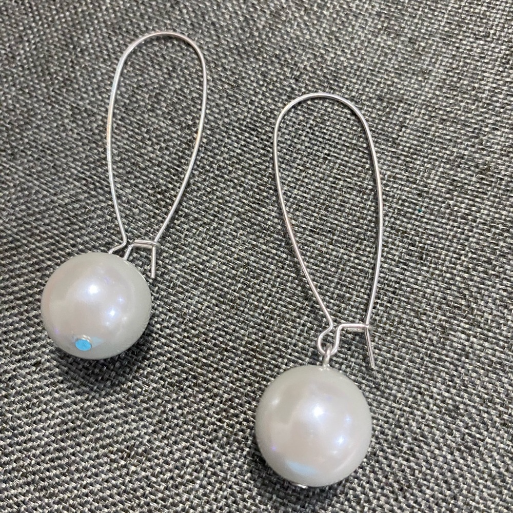 Elegant Silver Pearl Drop Earrings Faux pearls